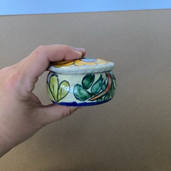 Ceramic Made in Mexico Souvenir hand painted trinket dish with lid - Picture 10 of 10